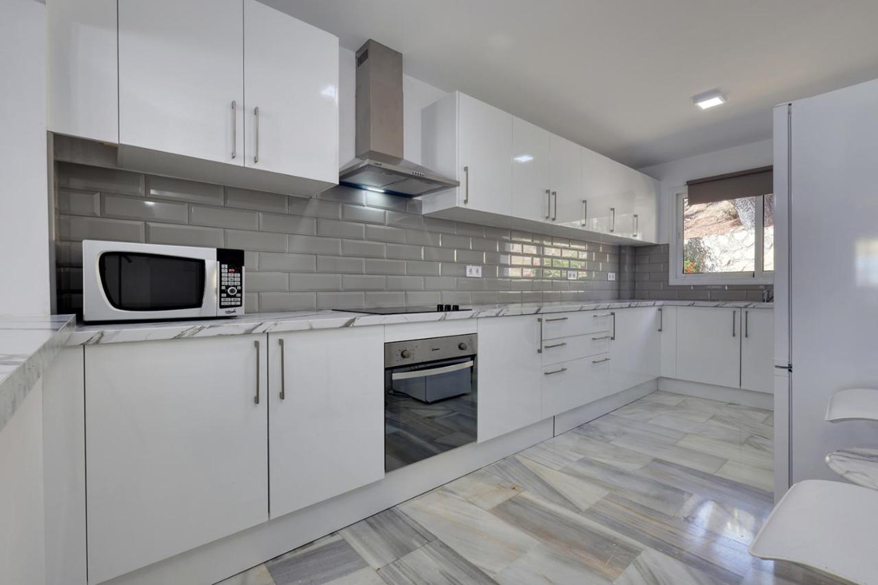 Quaint 2 Bedroom Townhouse With Pool Close To Sea! Benalmádena Dış mekan fotoğraf