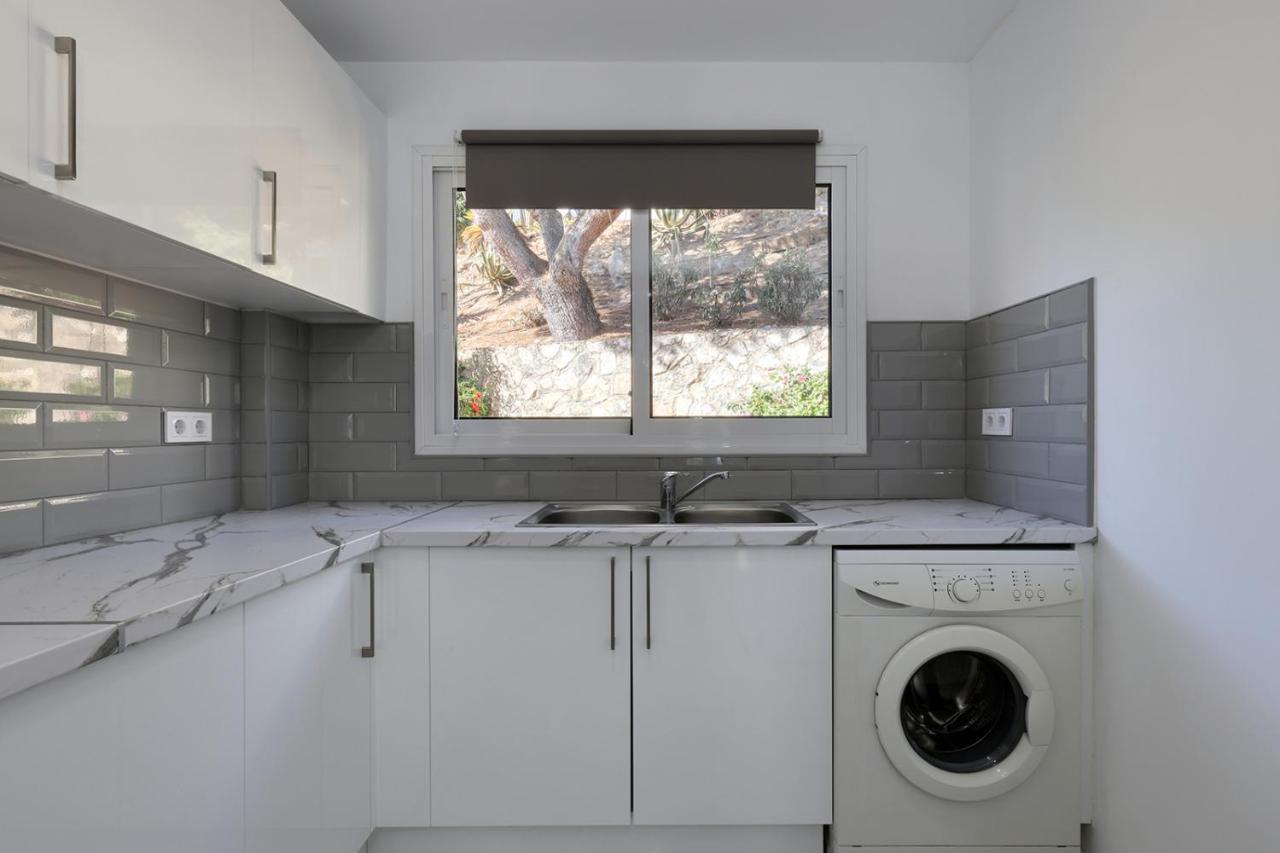Quaint 2 Bedroom Townhouse With Pool Close To Sea! Benalmádena Dış mekan fotoğraf