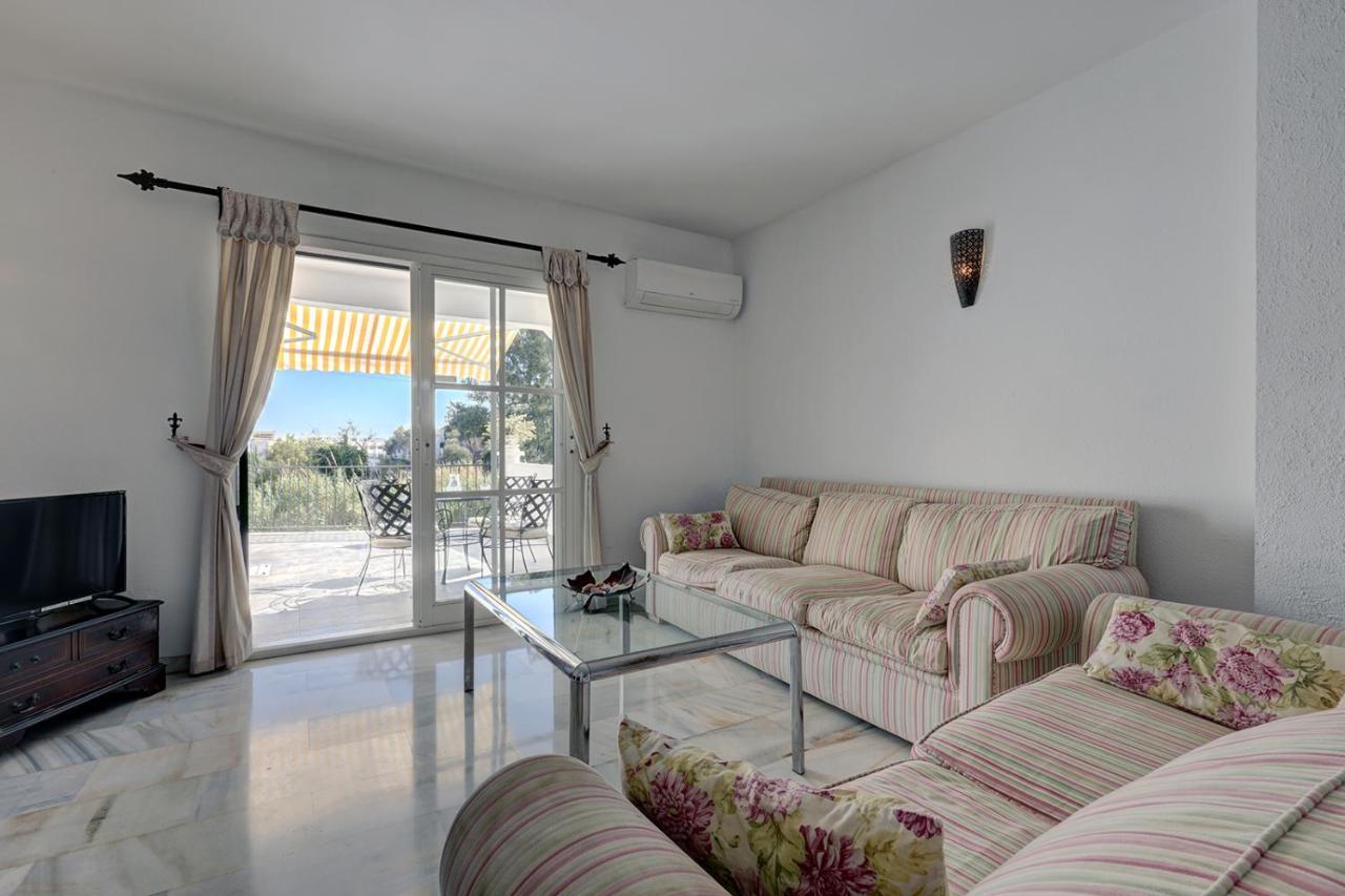 Quaint 2 Bedroom Townhouse With Pool Close To Sea! Benalmádena Dış mekan fotoğraf