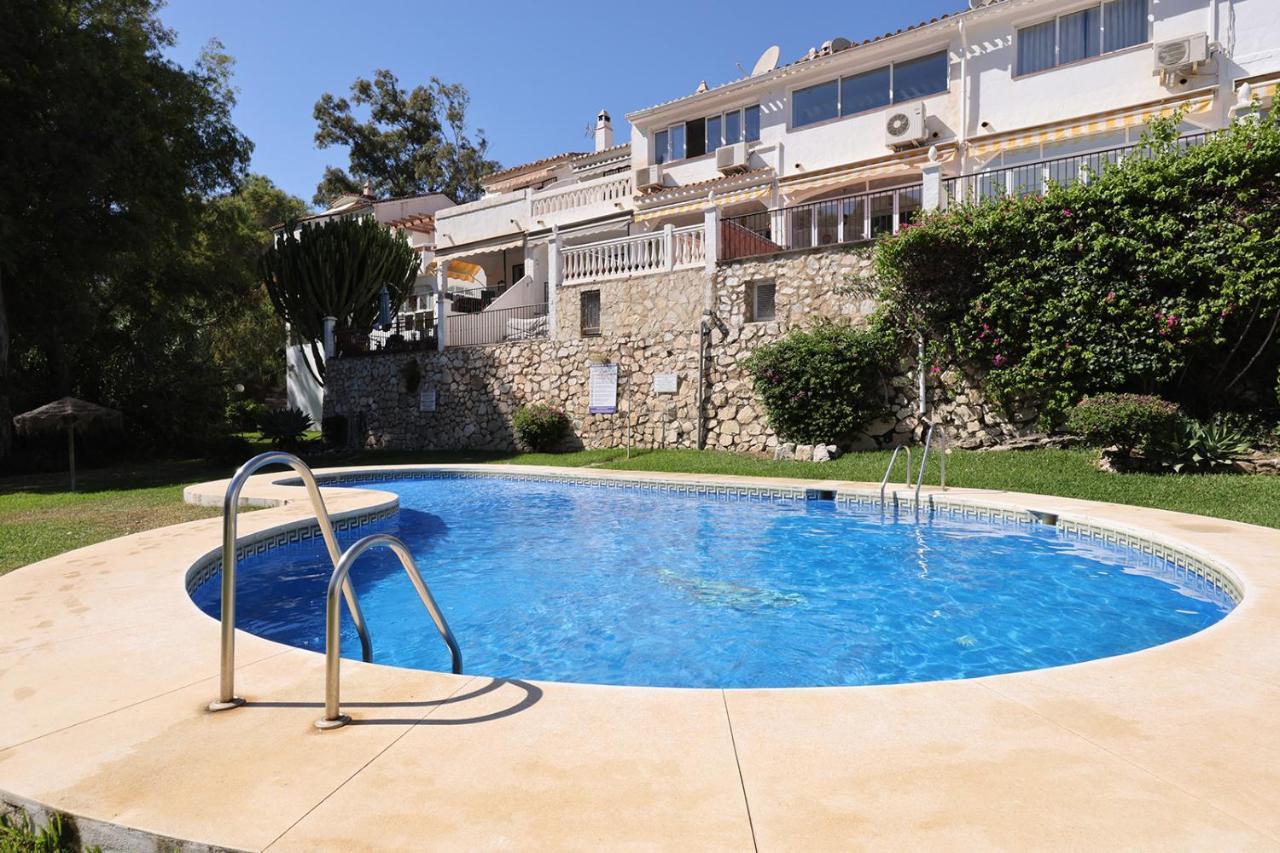 Quaint 2 Bedroom Townhouse With Pool Close To Sea! Benalmádena Dış mekan fotoğraf