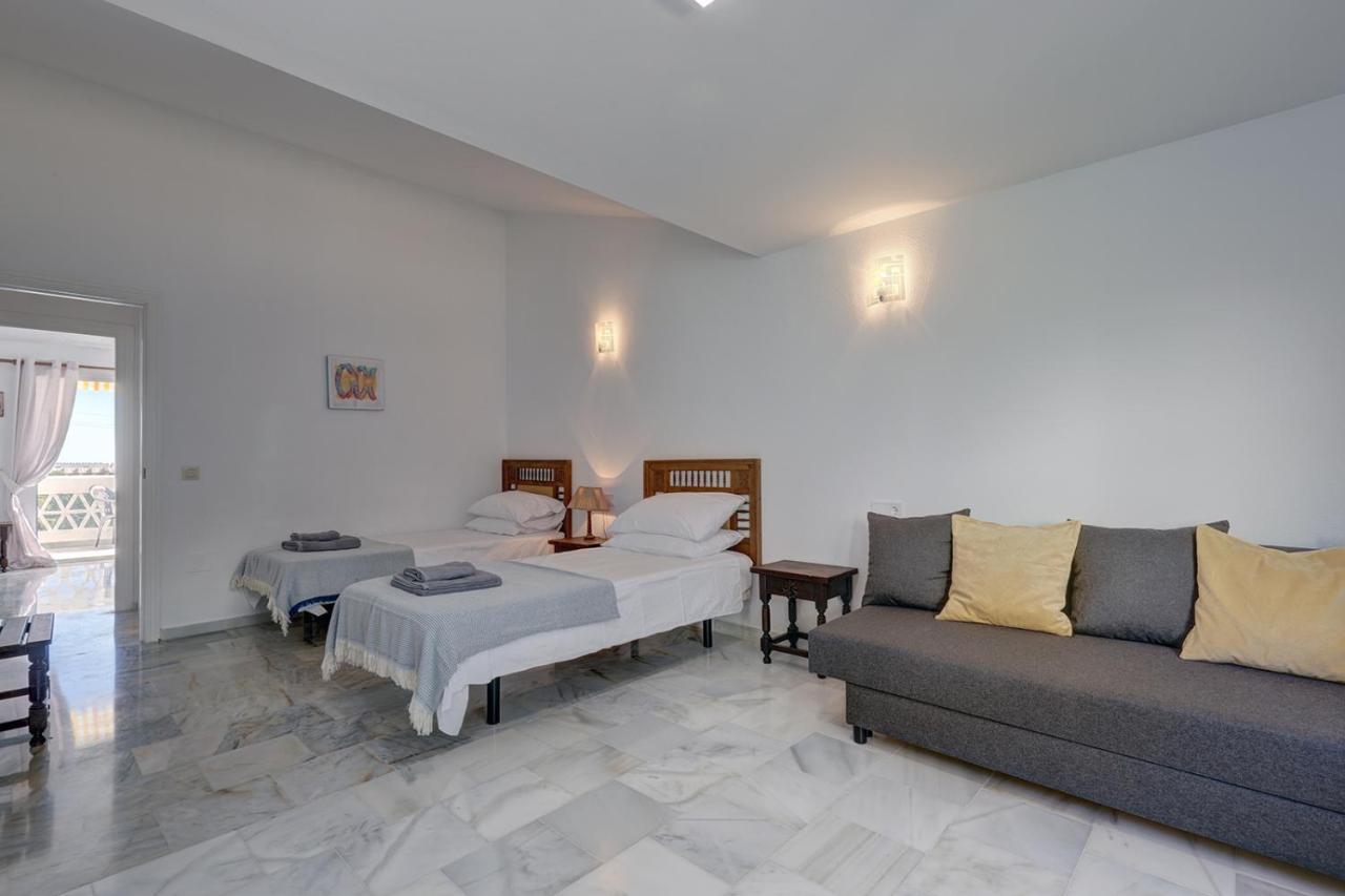 Quaint 2 Bedroom Townhouse With Pool Close To Sea! Benalmádena Dış mekan fotoğraf
