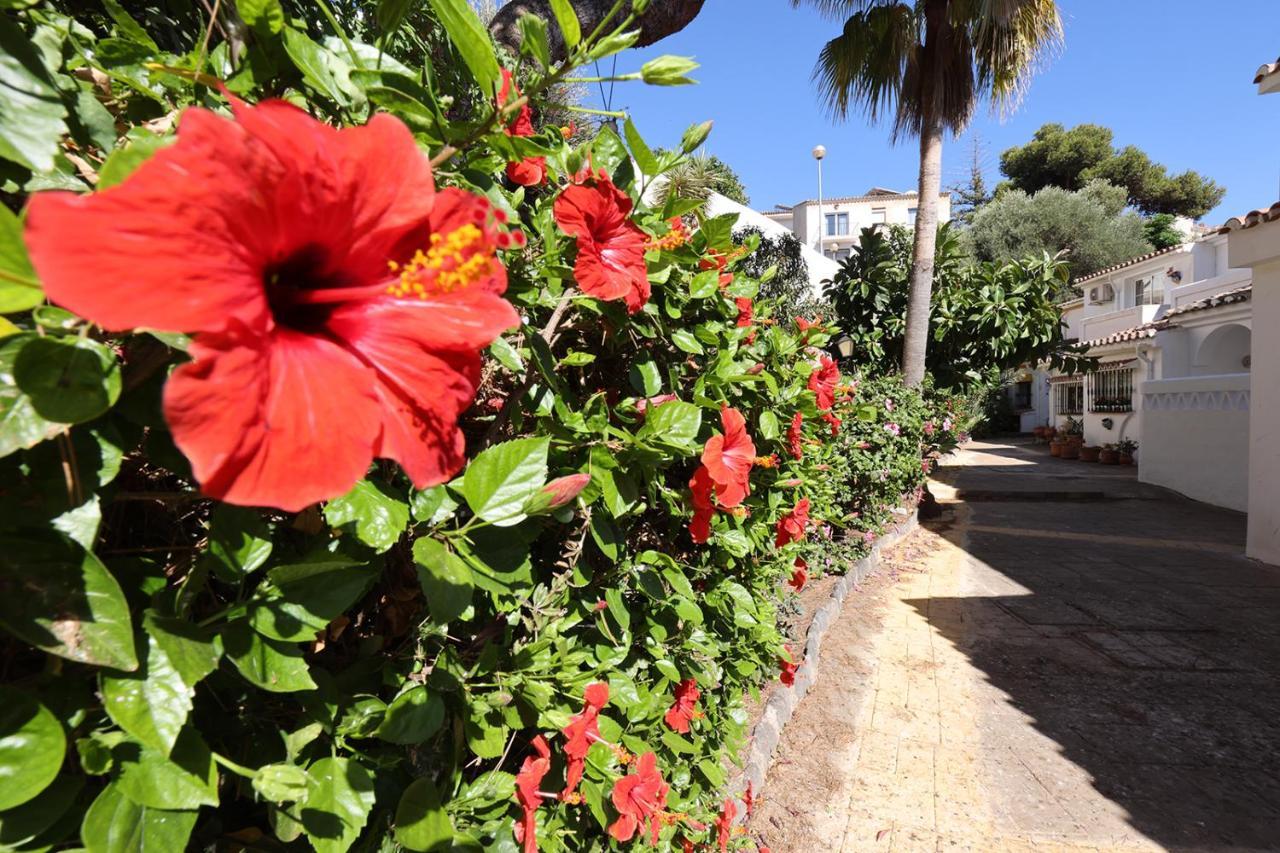 Quaint 2 Bedroom Townhouse With Pool Close To Sea! Benalmádena Dış mekan fotoğraf