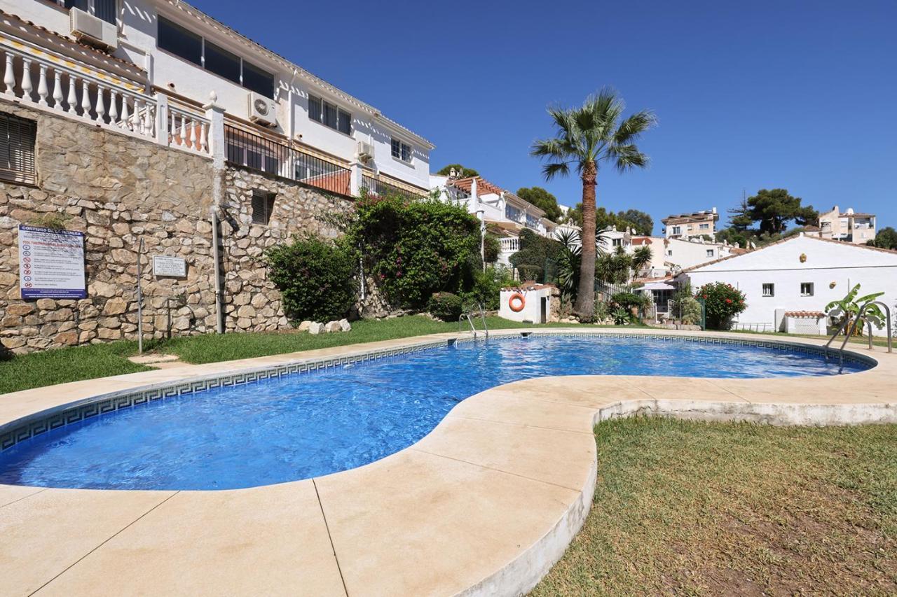 Quaint 2 Bedroom Townhouse With Pool Close To Sea! Benalmádena Dış mekan fotoğraf